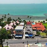 Oceanfront Villa At Bang Po Beach-Koh Rooms